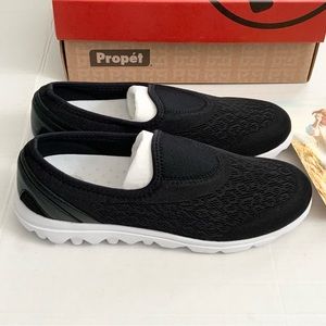 Propet Women’s Black Travel Active Slip On Comfort Sneakers Size 11